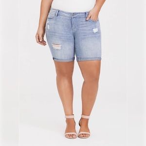 TORRID Classic Mid Rise Bermuda Shorts (26)